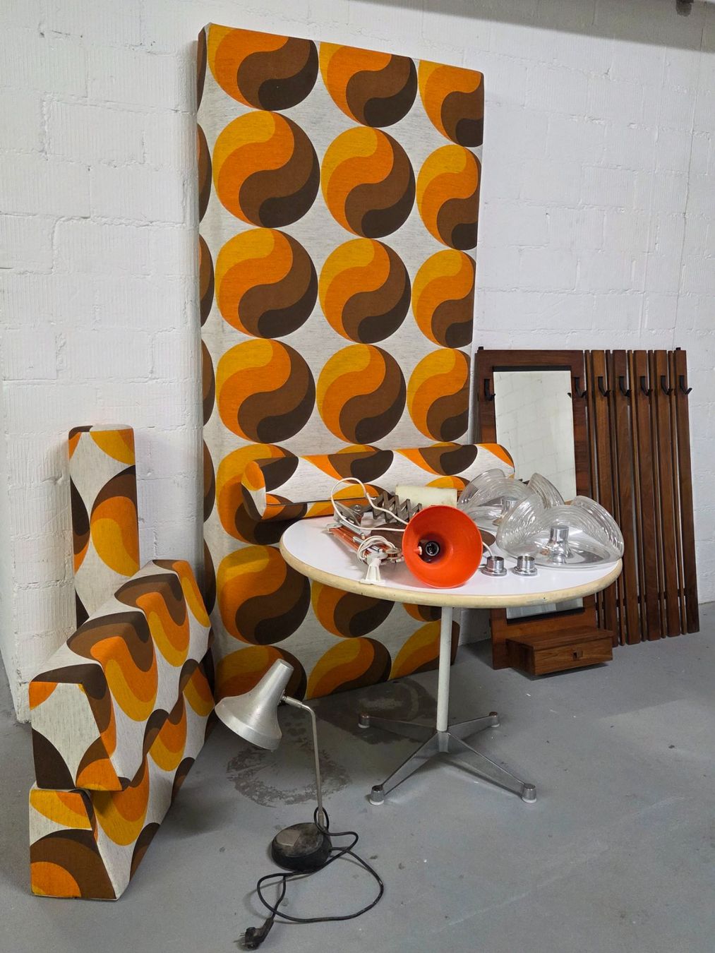 Vitra Tavoli: Möbellot inkl Vitra- Tisch / Eames / Herman Miller – Usato da Zürich venduto da PeterPanama