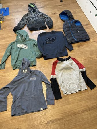 Kleiderset Jungs Grösse 130/140 Pullover/ Weste