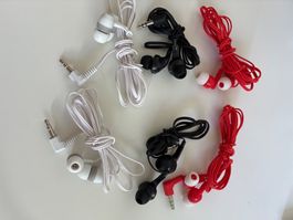 Set of 4 wired in-ear headphones black white used