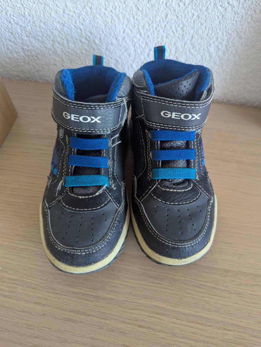 Geox Chaussures garçon: Geox Kinderschuhe Gr.28 – D'occasion à St. Gallen par Mosaika 2