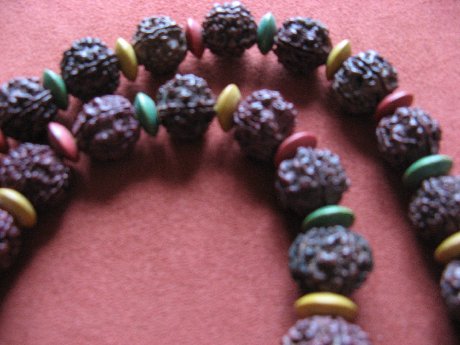 Catenine: Rudraksha Kette mit ovalen Holzperlen – Nuovo (secondo la descrizione) da Zürich venduto da apil 3