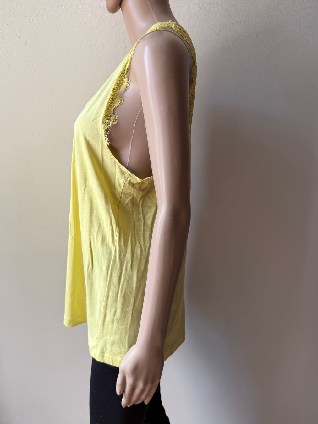 Pinko Tops: PINKO Top mit Spitzendetails 💛 – Gebraucht aus Zürich von ClosetQueen 6