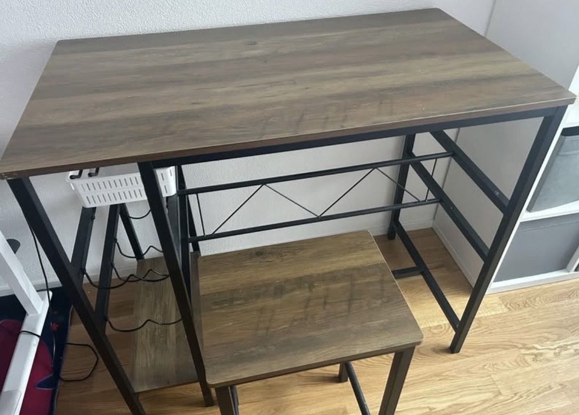 Ladenausstattungen & Messebau: Bartisch mit 2 Hocker – Neu (gemäss Beschreibung) aus Reiden von cooperfan71 1