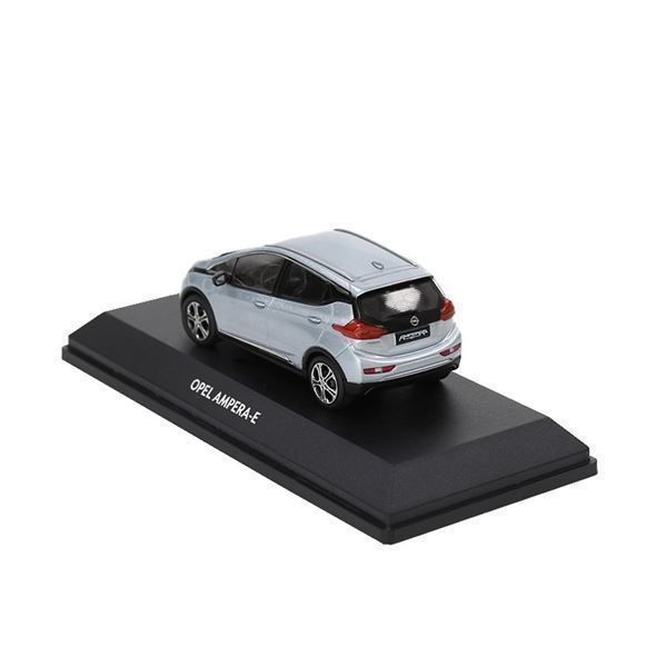 Opel Modellini d'auto: Opel Ampera e B seit 2017 silber met. / schwarz   1:43 – Nuovo e nell'imballaggio originale da Gerlafingen venduto da espero88 2