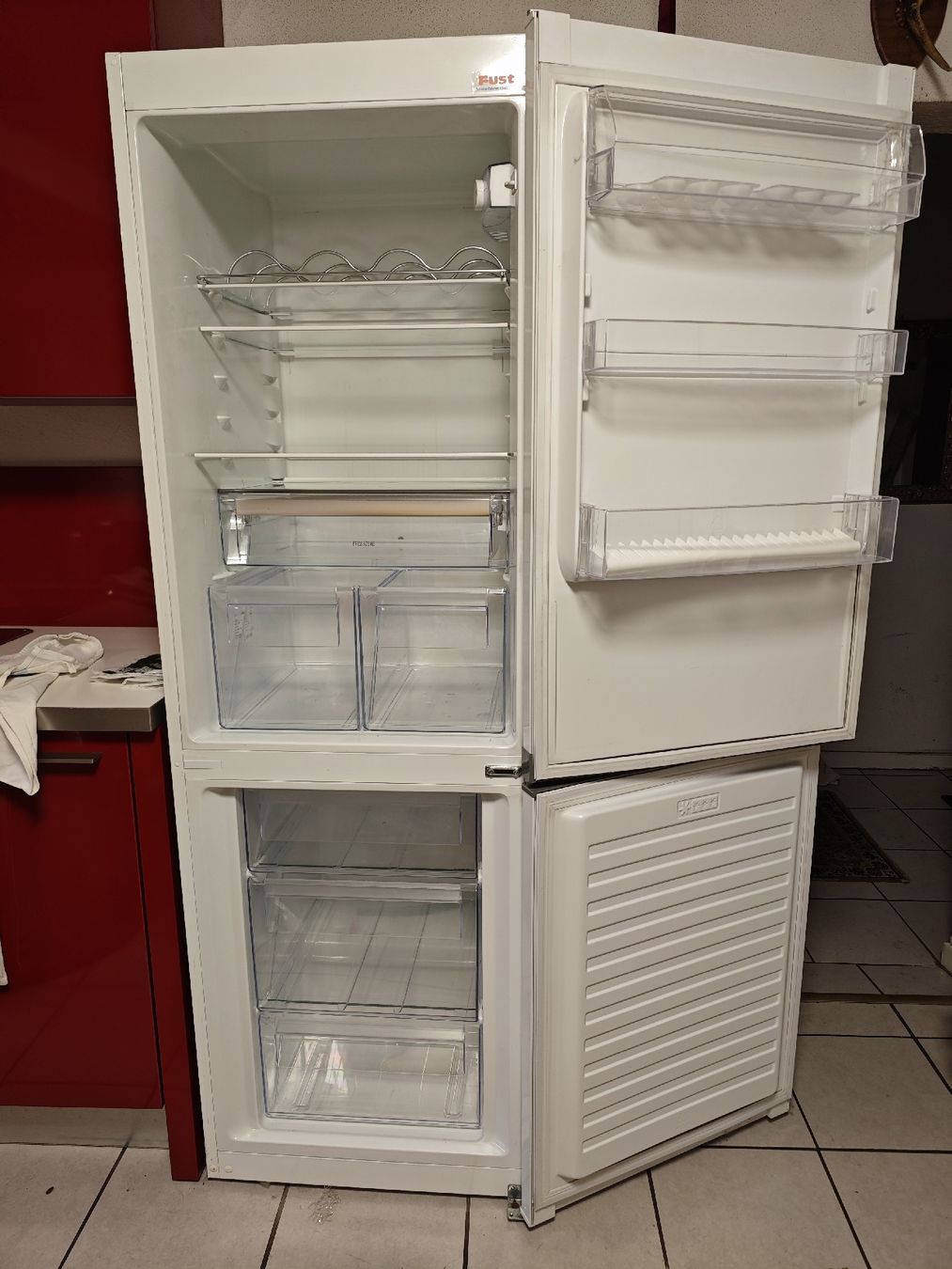 Novamatic Kühlschrank: Frigorifero combinato Novamatic KSTF337.3 A++ – Gebraucht aus Comano von Mary922 1