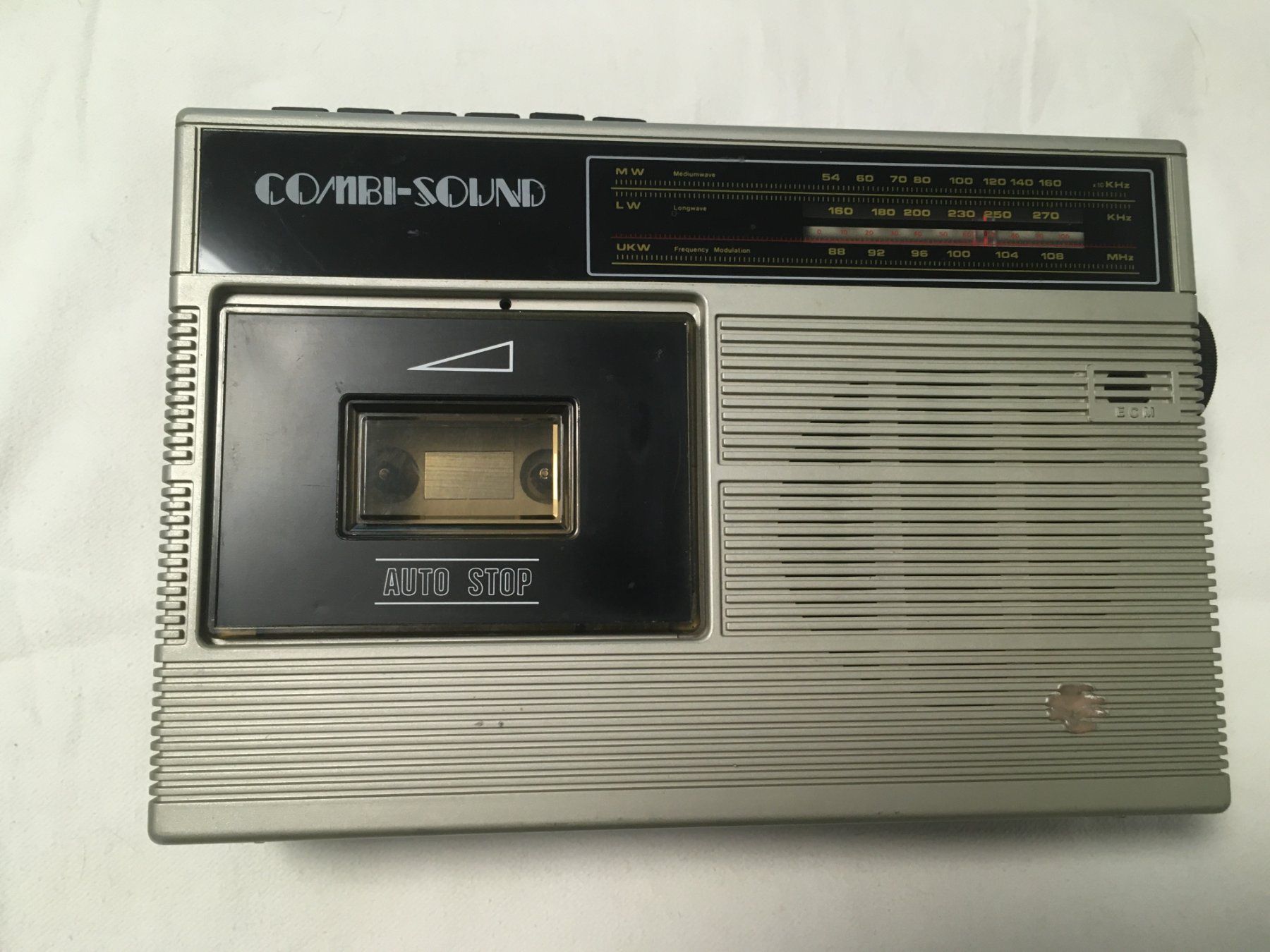 Radios: Altes Radio – Défectueux à Marbach LU par Hoheduene 1