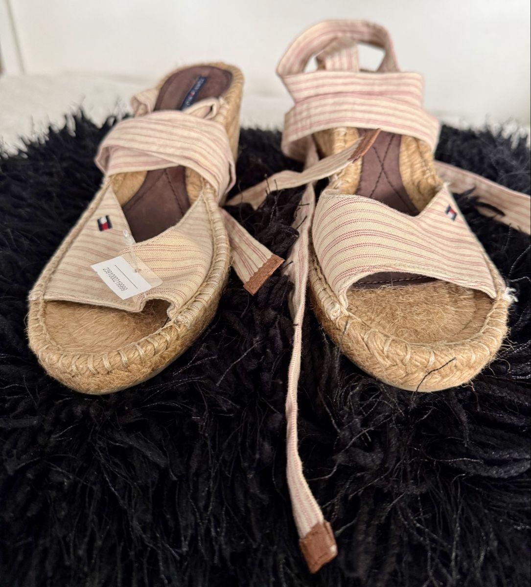 Tommy Hilfiger Scarpe da donna: Neue Tommy Hilfiger Sandalen, Gr. 37 – Nuovo e nell'imballaggio originale da Zürich venduto da MarciaBraz 1