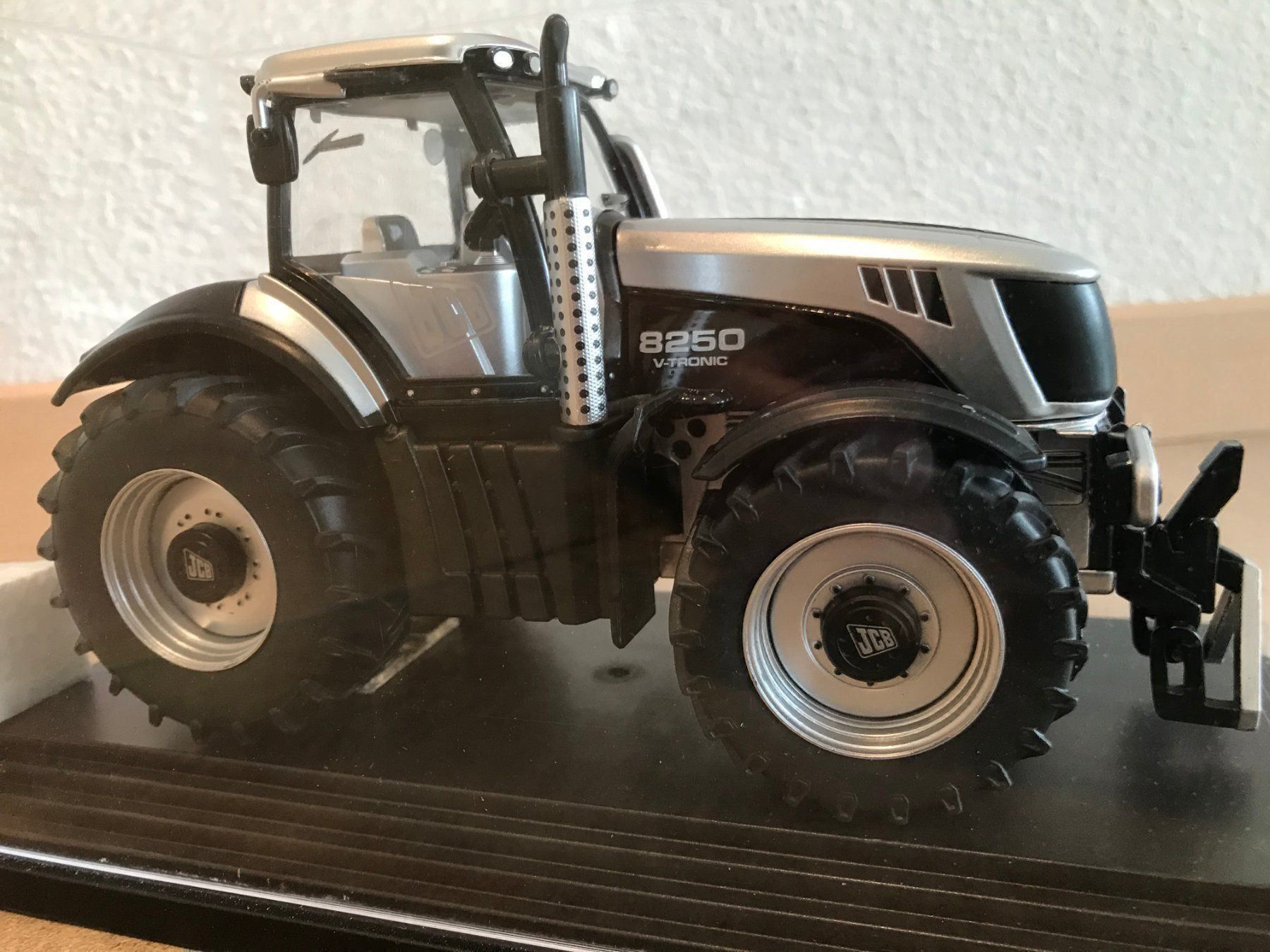 Jcb Trattori: SIKU JCB 8250 – Nuovo e nell'imballaggio originale da Kreuzlingen venduto da Stefan1150 2