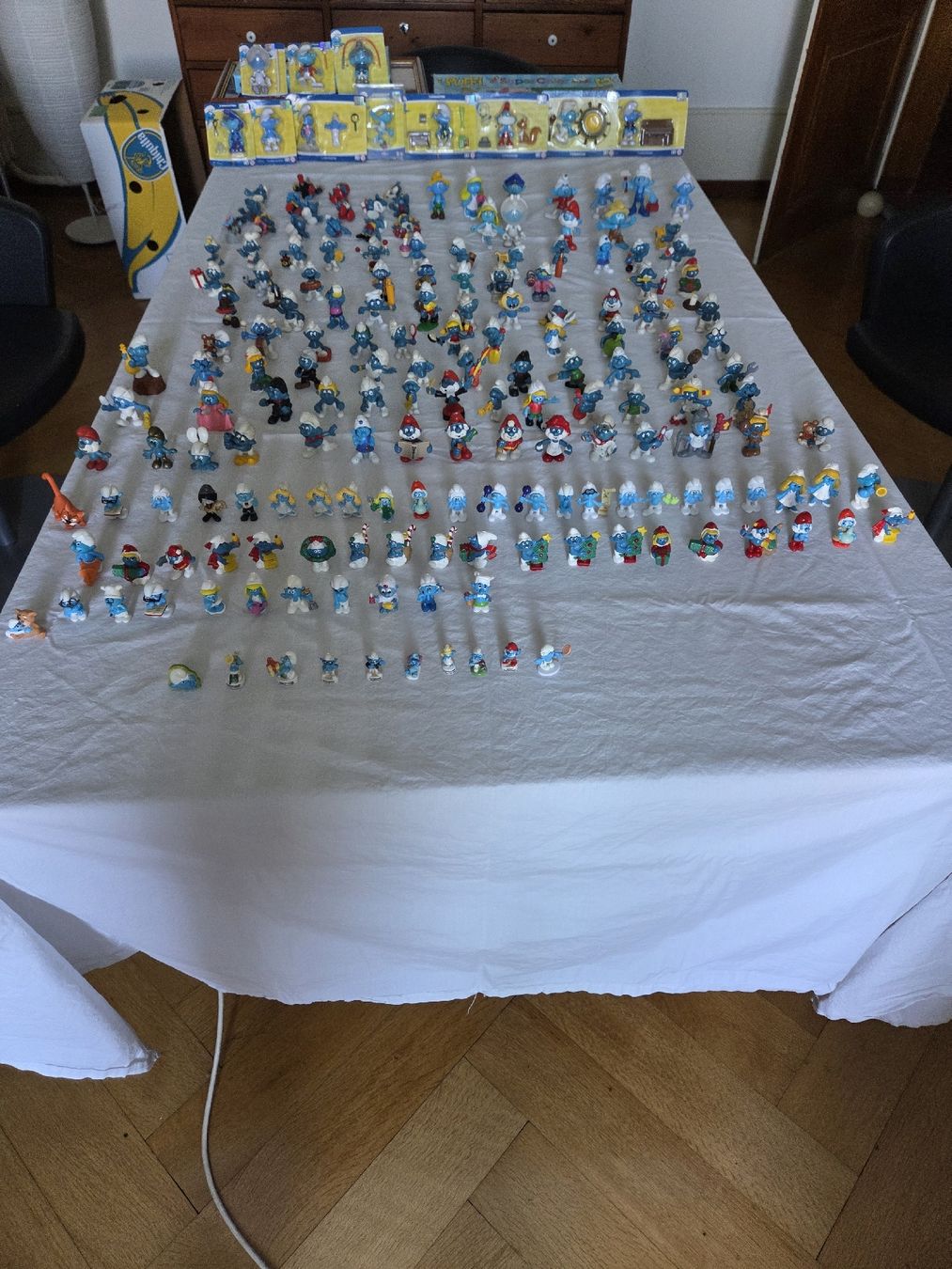 Statuette: un lot de 187 schtroumpfs  – Usato da Neuchatel venduto da sckkj