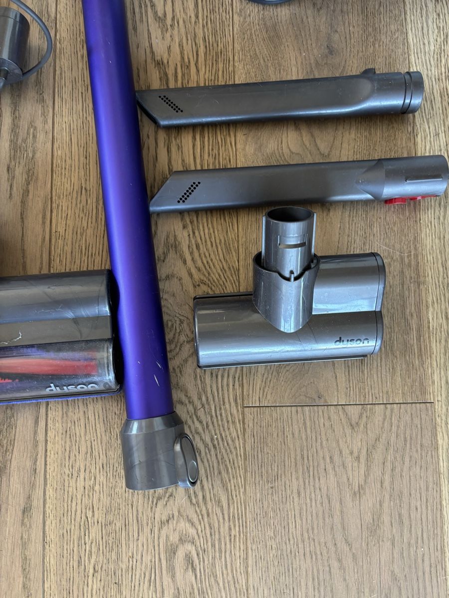 Dyson Aspirateurs & Accessoires: Aspirateur Dyson usagé avec accessoires – Défectueux à Genève par bha_jcf5 2