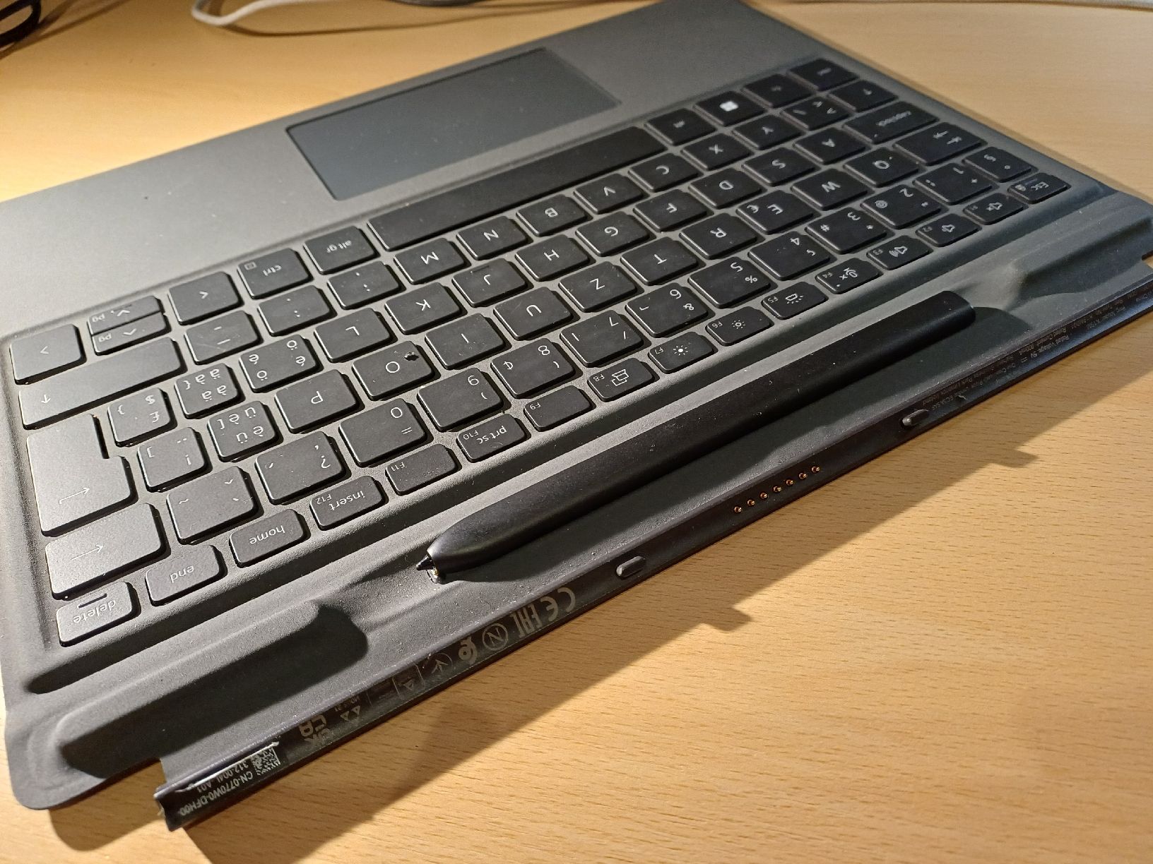 Dell Tastaturen: Clavier Microsoft Surface Pro avec stylet état correct – Neu (gemäss Beschreibung) aus Le Locle von elisa_5085