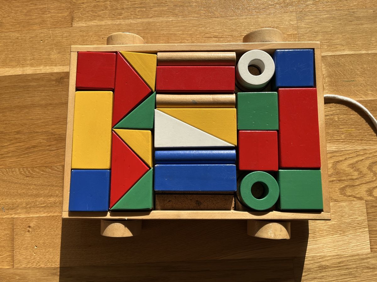 Giocattoli: Holzbausteine mit Wagen – Usato da Fehraltorf venduto da gkradolfer