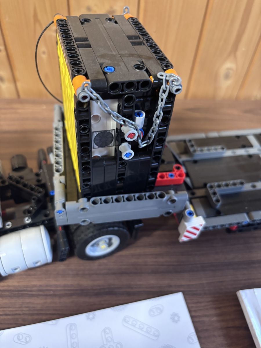 Lego Kit di costruzioni: LEGO Technic 42175 Lastwagen mit Bagger – Usato da Gerlafingen venduto da Marcryter 6