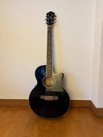 Ibanez Westerngitarre in Schwarz mit Tonabnehmer und Tuner