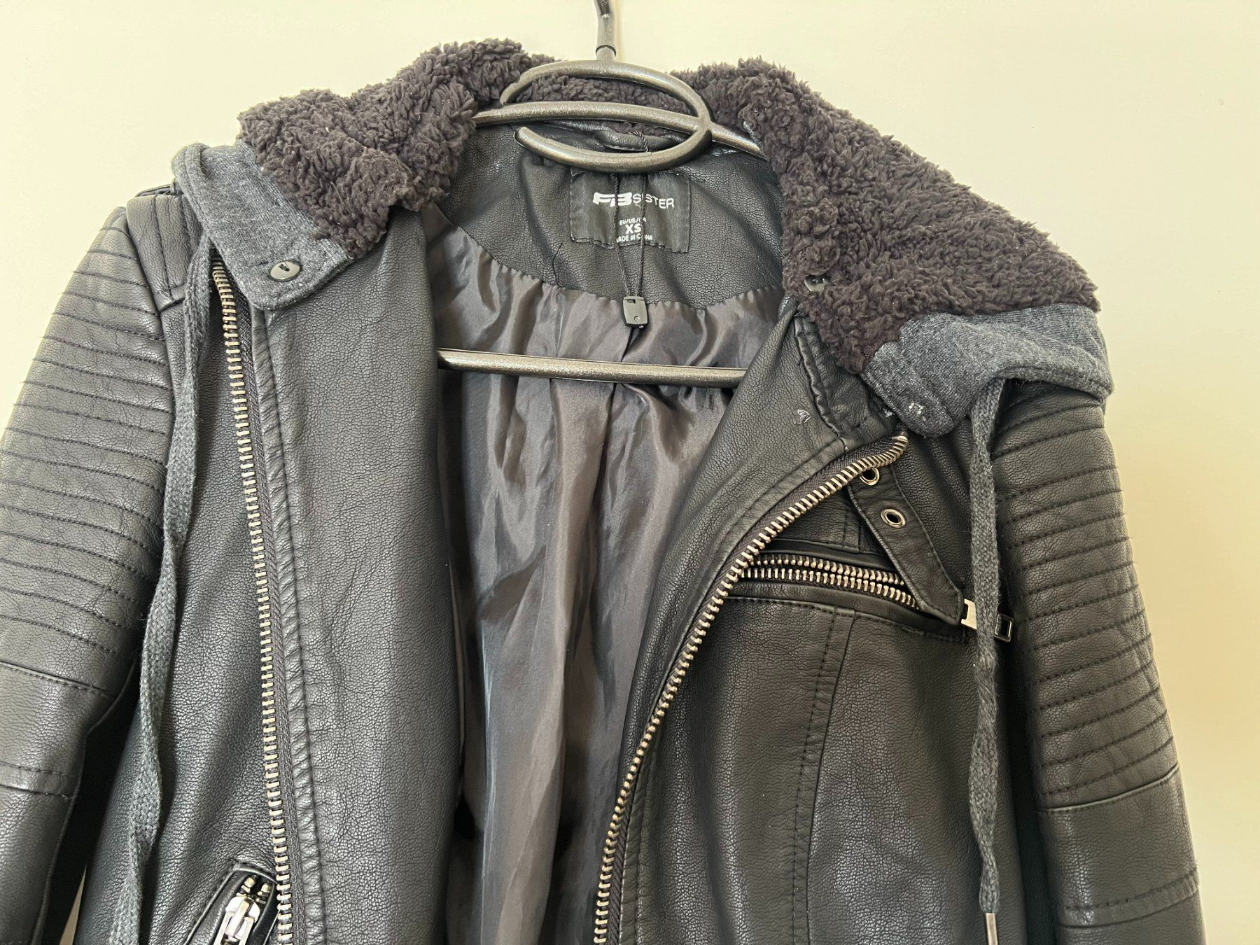 Giacche: Veste noire, taille XS/S – Usato da Sierre venduto da mimi7575 1