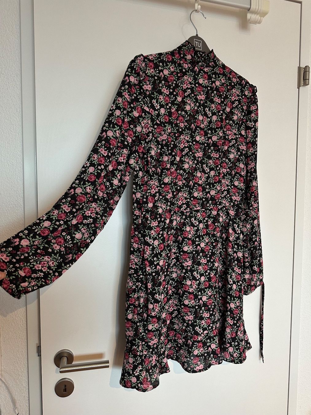Vestiti: Damenkleid mit Blumenmuster - 38 - NEU! – Nuovo (secondo la descrizione) da Pfäffikon SZ venduto da ansyyy 2