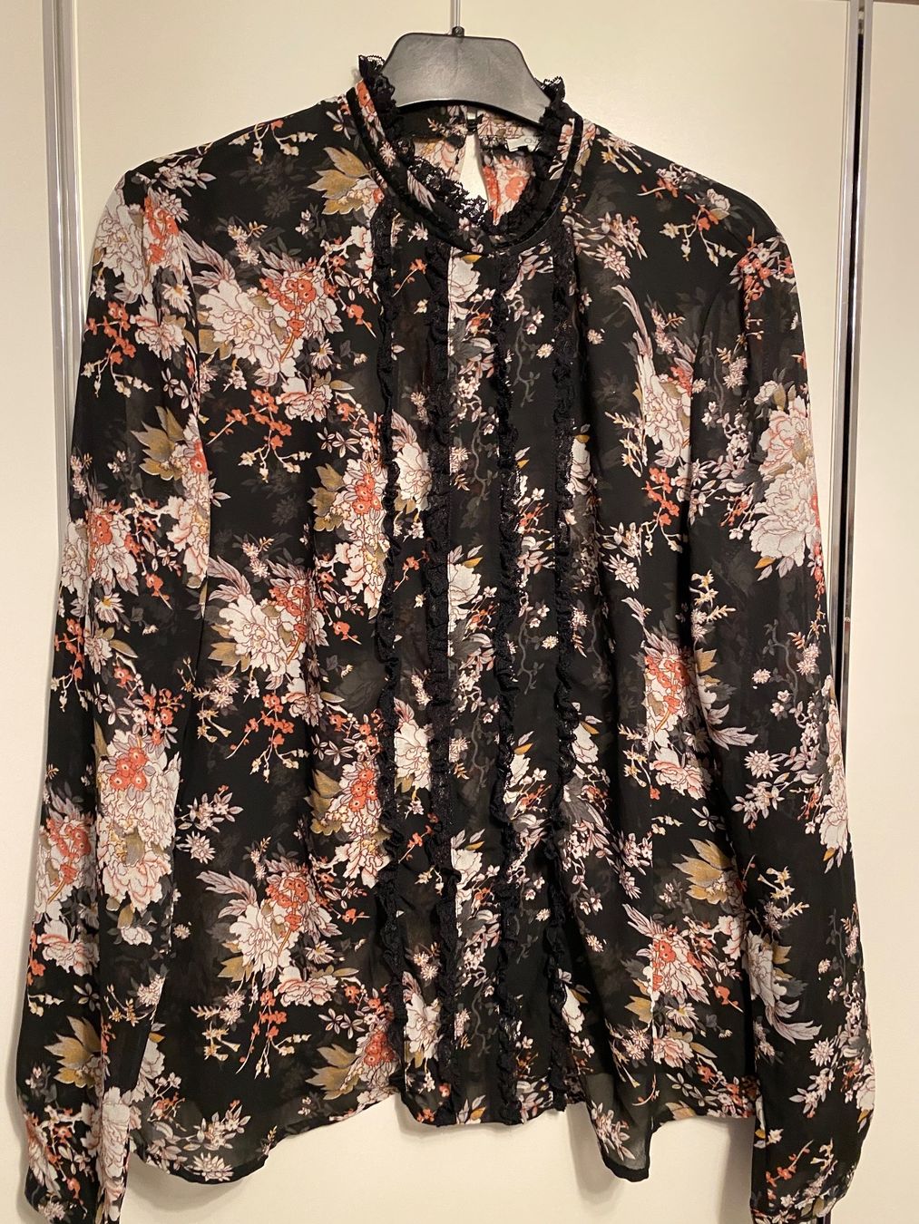 Blusen: Damen Bluse von OVS gr.M – Gebraucht aus Pfungen von Sheki56