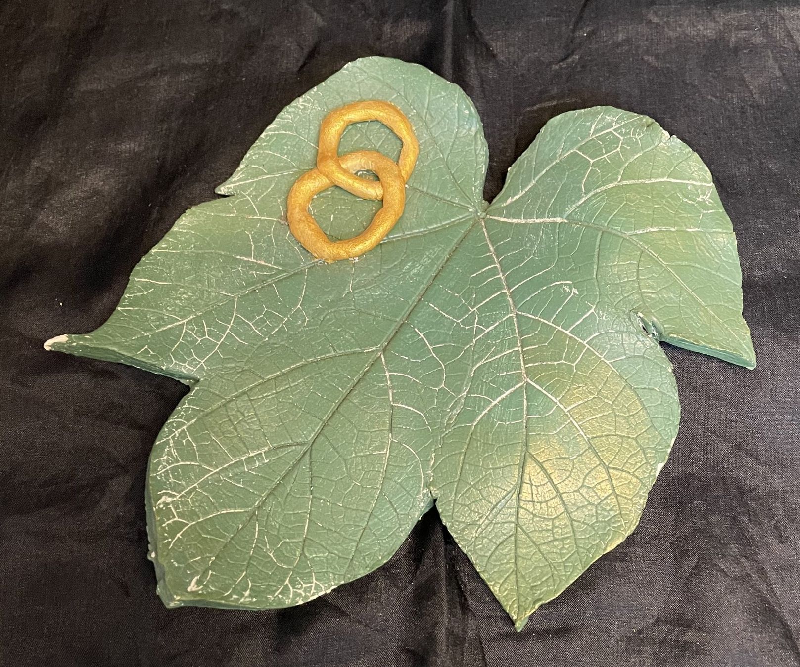 Alle Dekorationen: Rebblatt mit Ringen aus Backton – Neu (gemäss Beschreibung) aus Thayngen von Flomibrocki_2