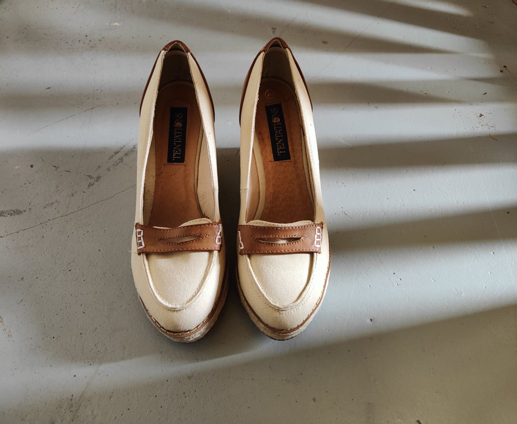 Scarpe da donna: Schöne Keilpumps Grösse 40 – Usato da Dübendorf venduto da Schniesel5
