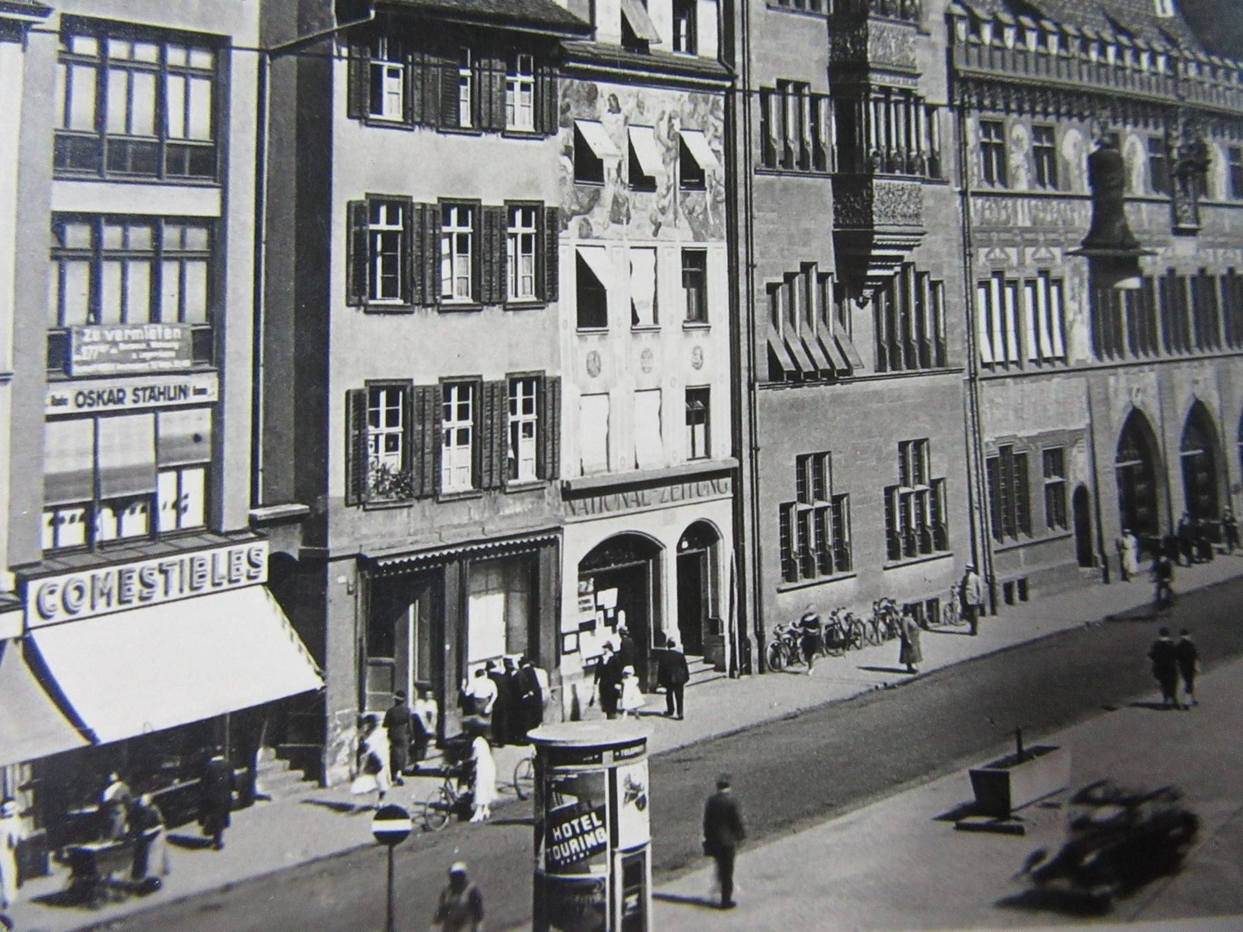 Cartoline postali: BASEL 1936 MARKTPLATZ OLDTIMER AUTO'S PARKING  BUG AK-BS – Usato da Ettingen venduto da Hausi4711 2