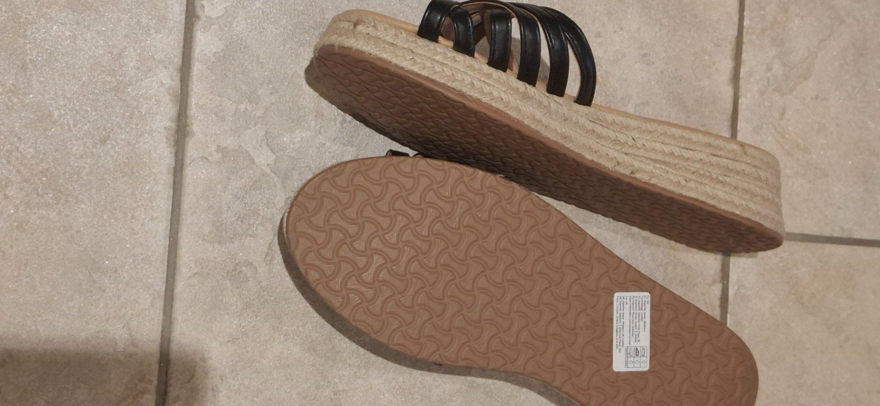 Damenschuhe: Keil-Sandalette Gr 39 – Neu und originalverpackt aus Wenslingen von kasjupeia 1