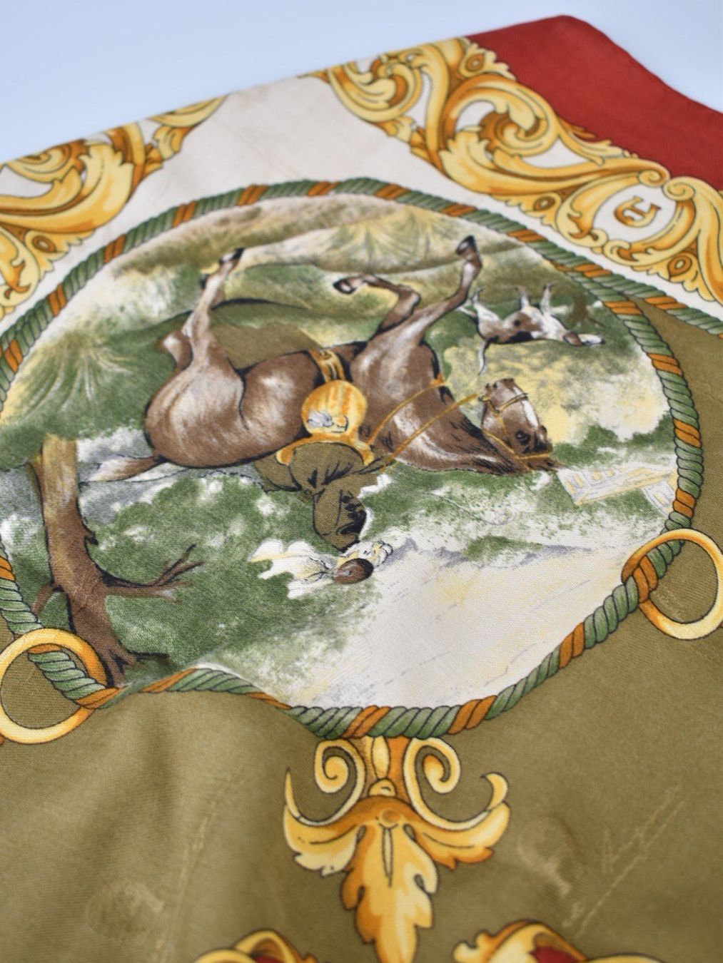 Aigner Foulard & Sciarpe: Aigner Foulard, Seide & Wolle – Usato da Nürensdorf venduto da 2ND_STORY 2