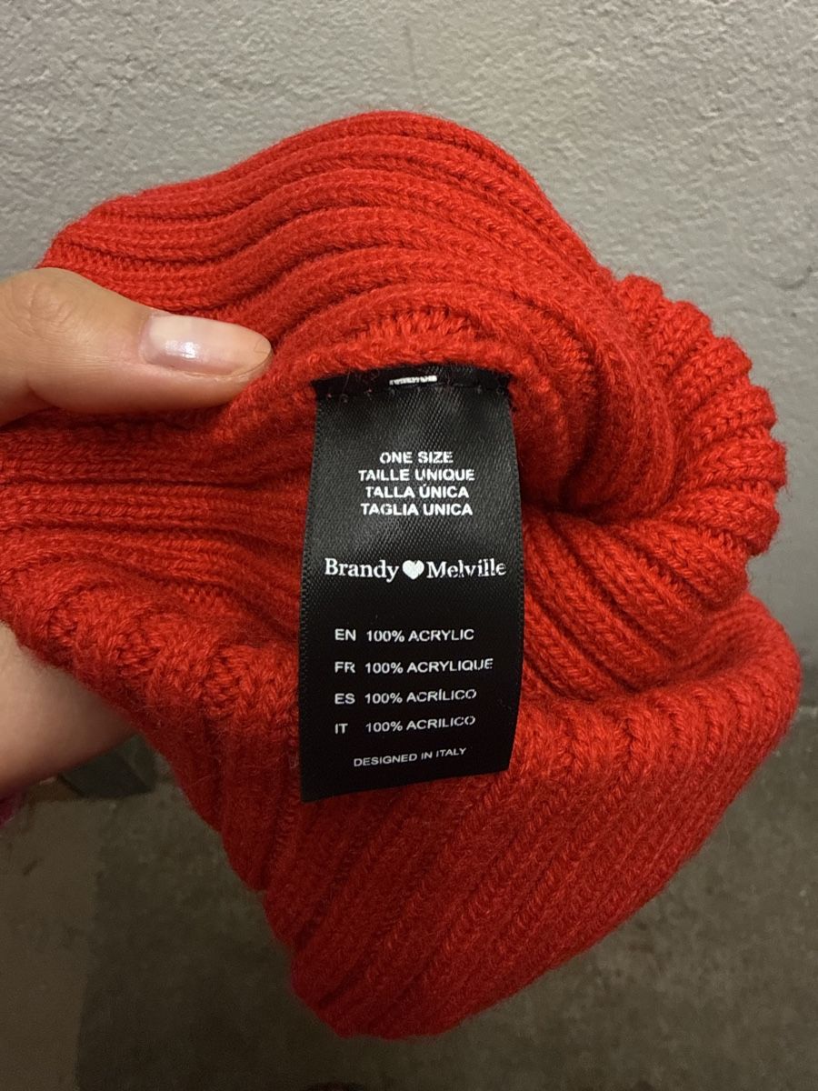 Brandy Melville Copricapi, berretti & cappellini: Brandy Melville Beanie rot – Nuovo (secondo la descrizione) da Zürich venduto da sum_s552 1