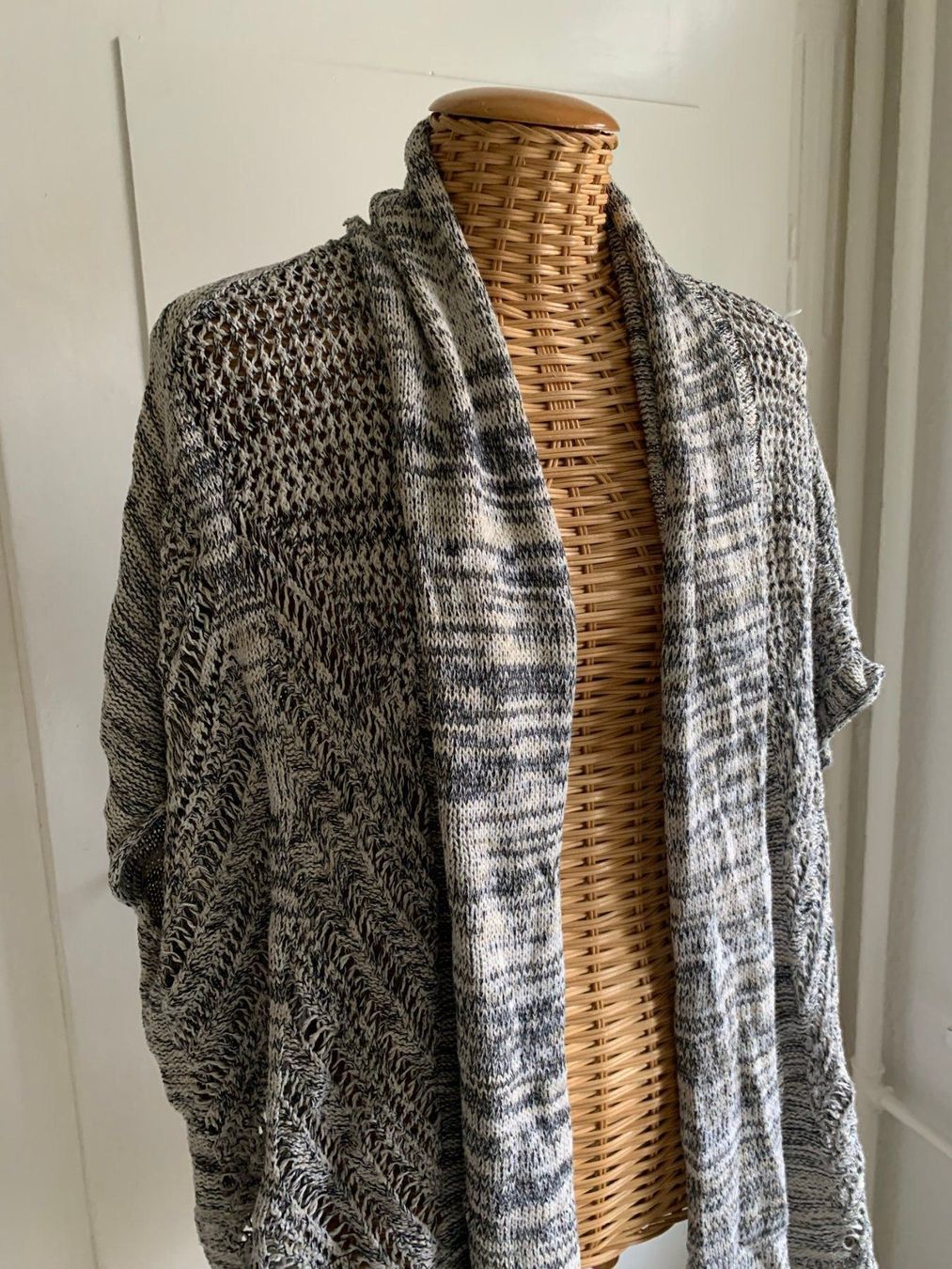 Jacken: ECOTÉ - Strickjacke schwarz-weiss S – Gebraucht aus Zürich von Diazaio 1