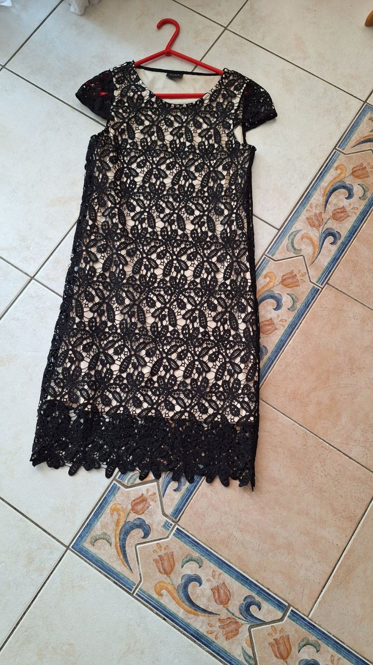 Vestiti: Robe dentelle noire Taille M – Usato da St-Triphon venduto da Jldr0 2