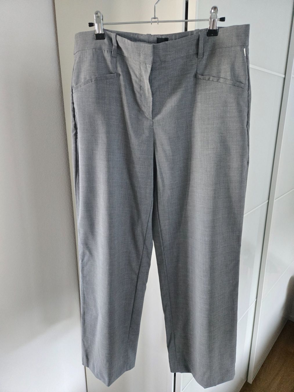 Hugo Boss Pantaloni: BOSS wool trousers – Usato da Horgen venduto da dariajed 2