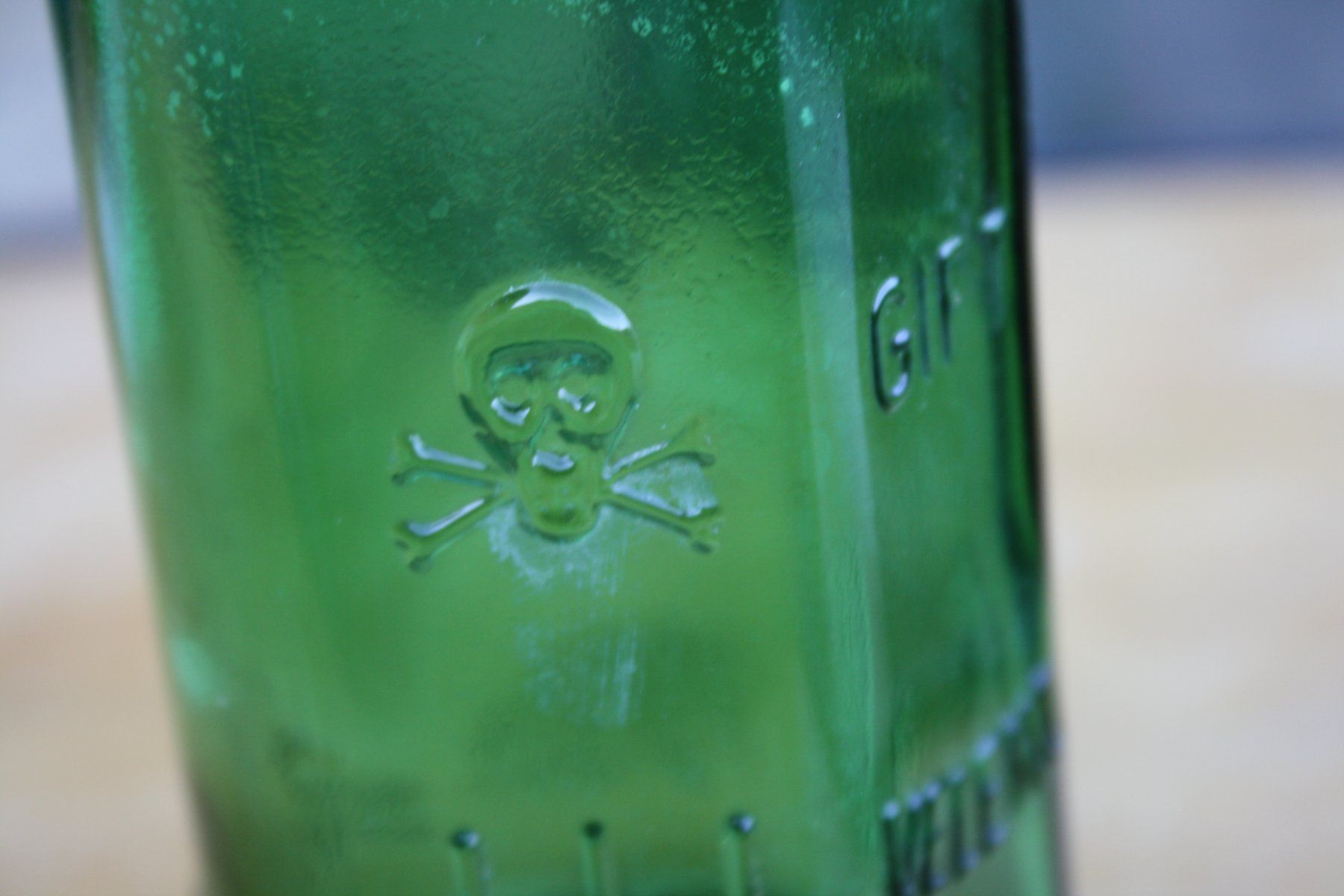 Bottiglie: GIFTFLASCHE VINTAGE TOTENKOPF FLASCHE – Usato da Wauwil venduto da Pneuedy 4