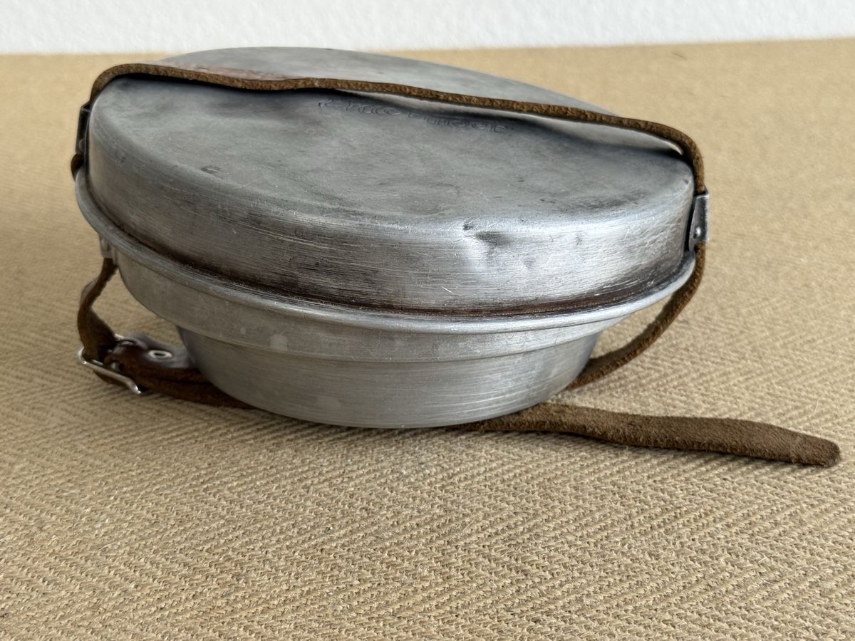 Set di piatti: Vintage PFADFINDER Geschirr – Usato da Konolfingen venduto da petzipetz 1