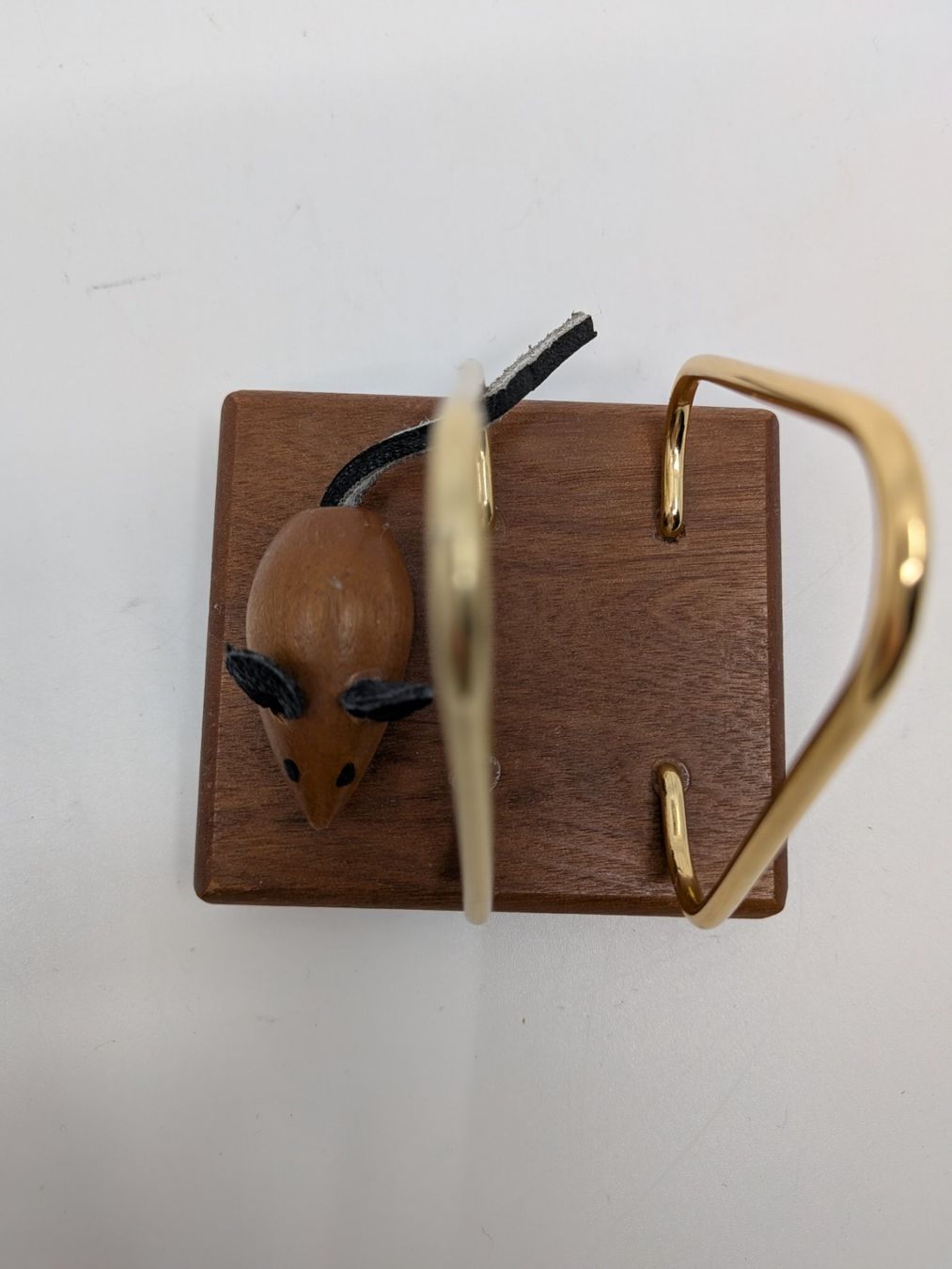 Statuette: Mid Century Brief- oder Serviettenhalter mit Maus – Usato da Emmen venduto da magelan 4