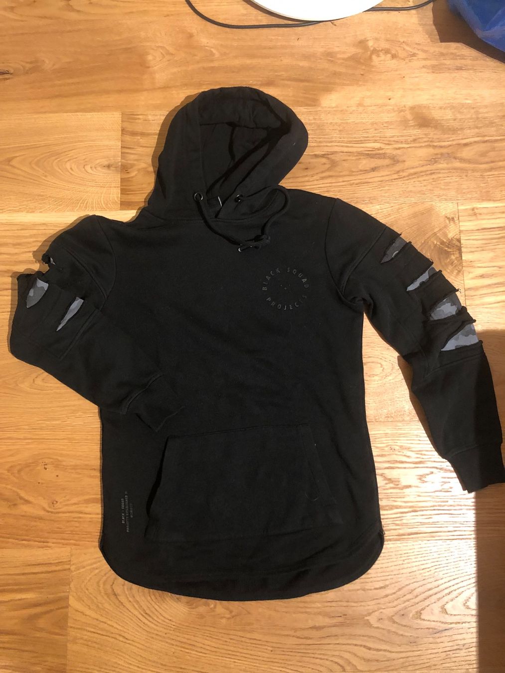 Maglioni & Felpe: KAPUZENPULLOVER XS BLACK SQUAD – Usato da Wattwil venduto da jopara