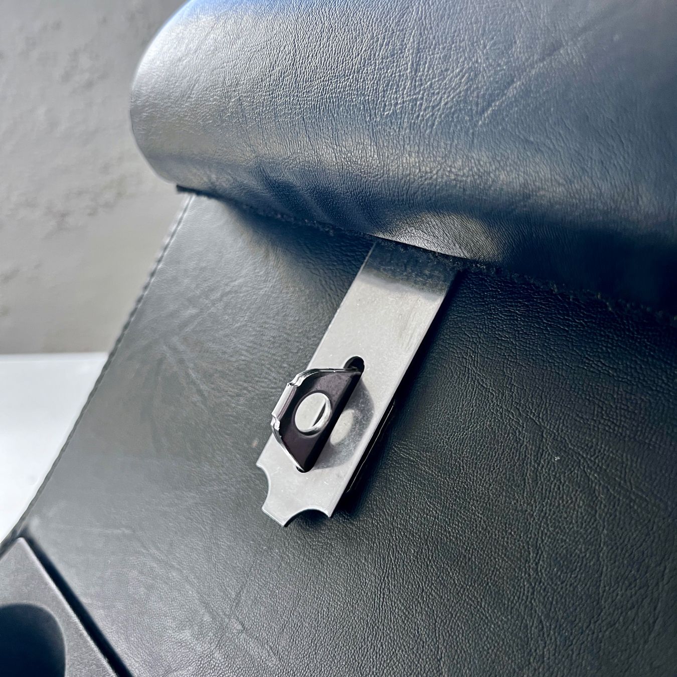 Land Rover Accessori per altri veicoli: LAND ROVER CUBBY BOX, LEDER SCHWARZ – Usato da zuerich venduto da Zenzone 7