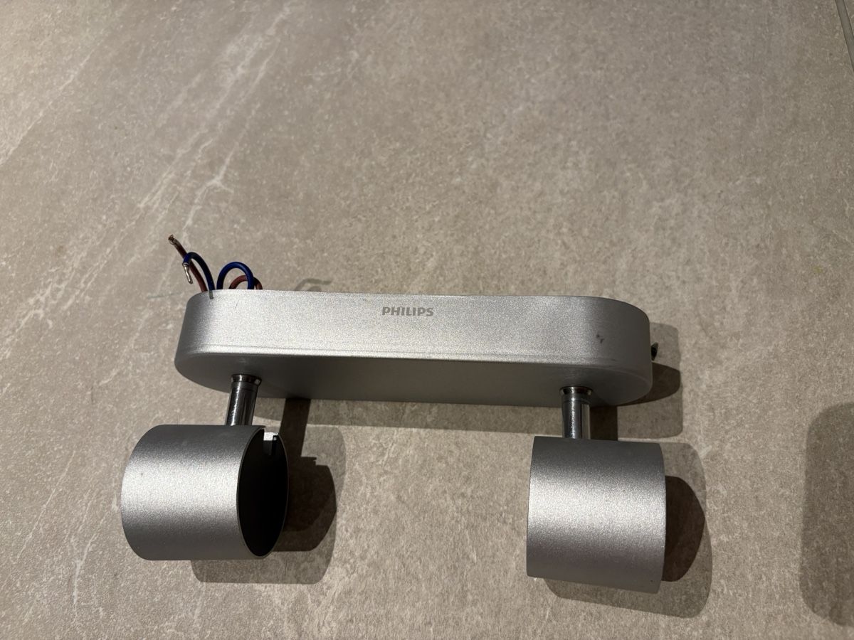 Philips Lustres & lampes de plafonds: Philips Deckenleuchte 2 Spots silber neuwertig – D'occasion à Siglistorf par demeyste