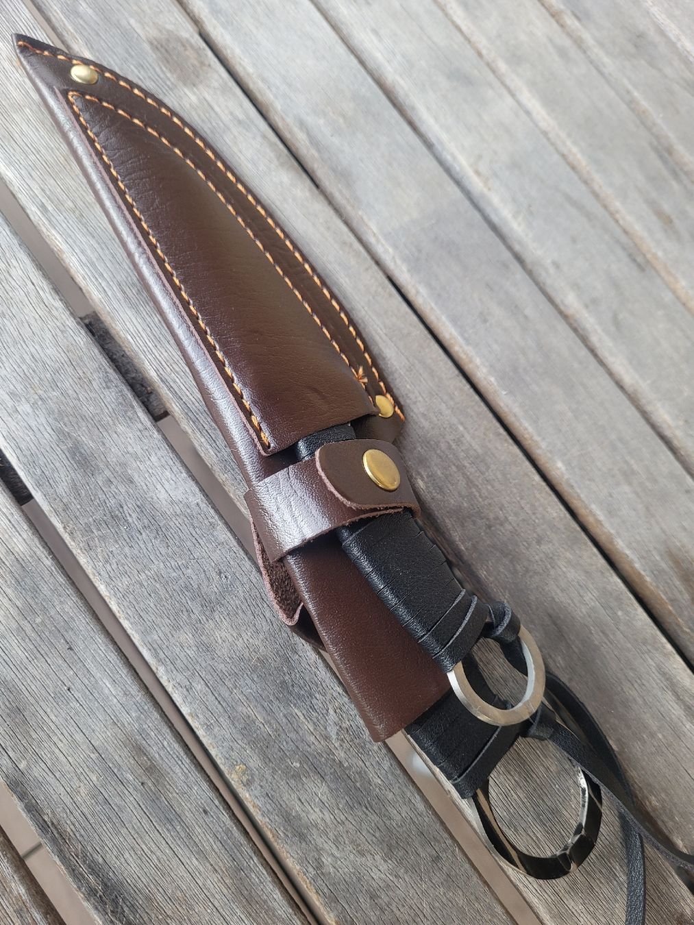 Accessoires: 2 Handgefertigte Messer mit Kunstlederscheide – Neuf avec emballage d'origine à Herzogenbuchsee par Melissa110 3