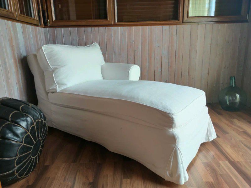 Ikea Sedie a sdraio: Chaiselongue mit weissem Bezug – Usato da Wetzikon ZH venduto da flo_5htn