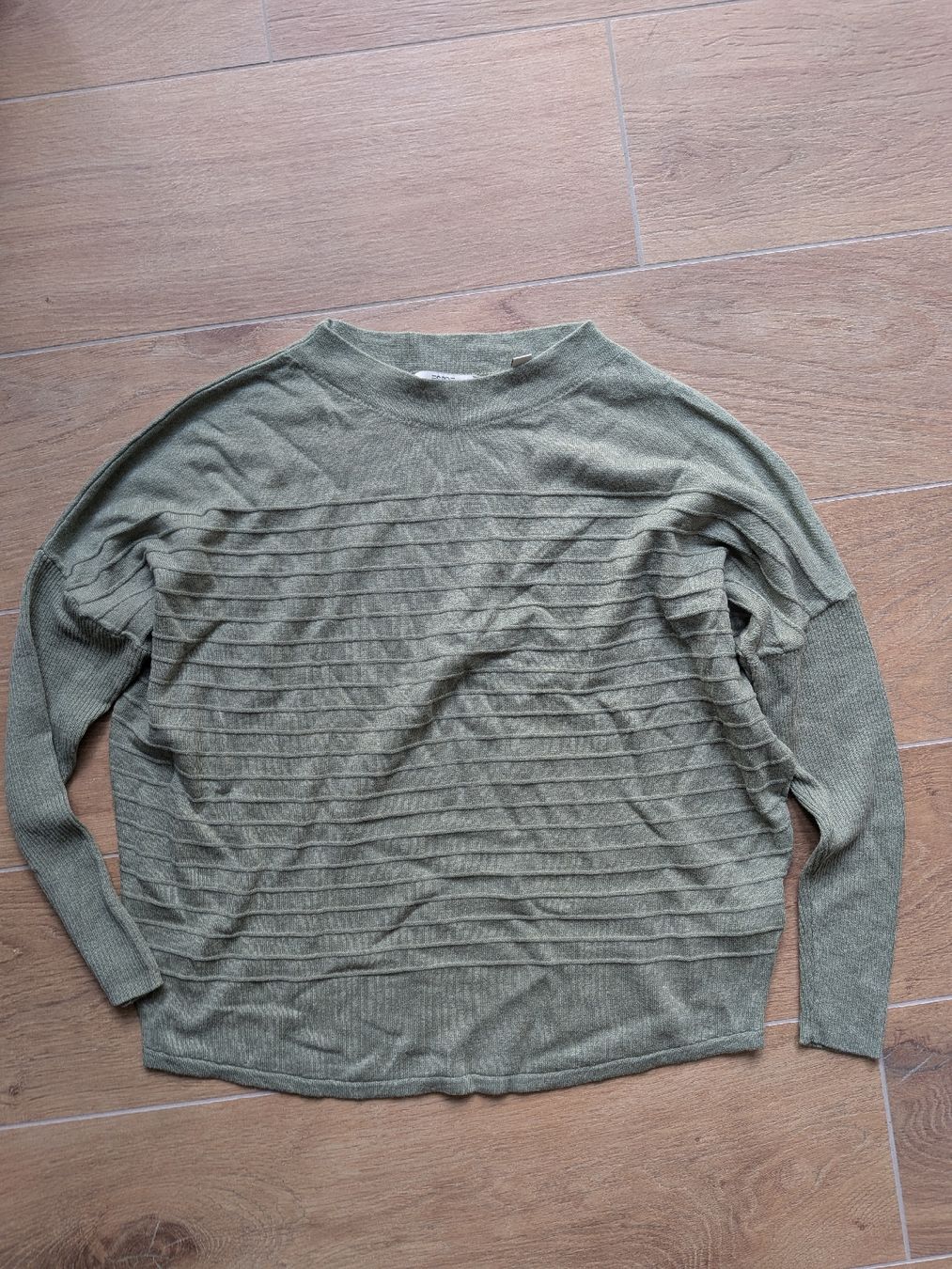 Esprit Pullover & Sweatshirts: Leichter Pullover Esprit XS – Neu (gemäss Beschreibung) aus Eschenbach SG von SanFranciscoCalifornia