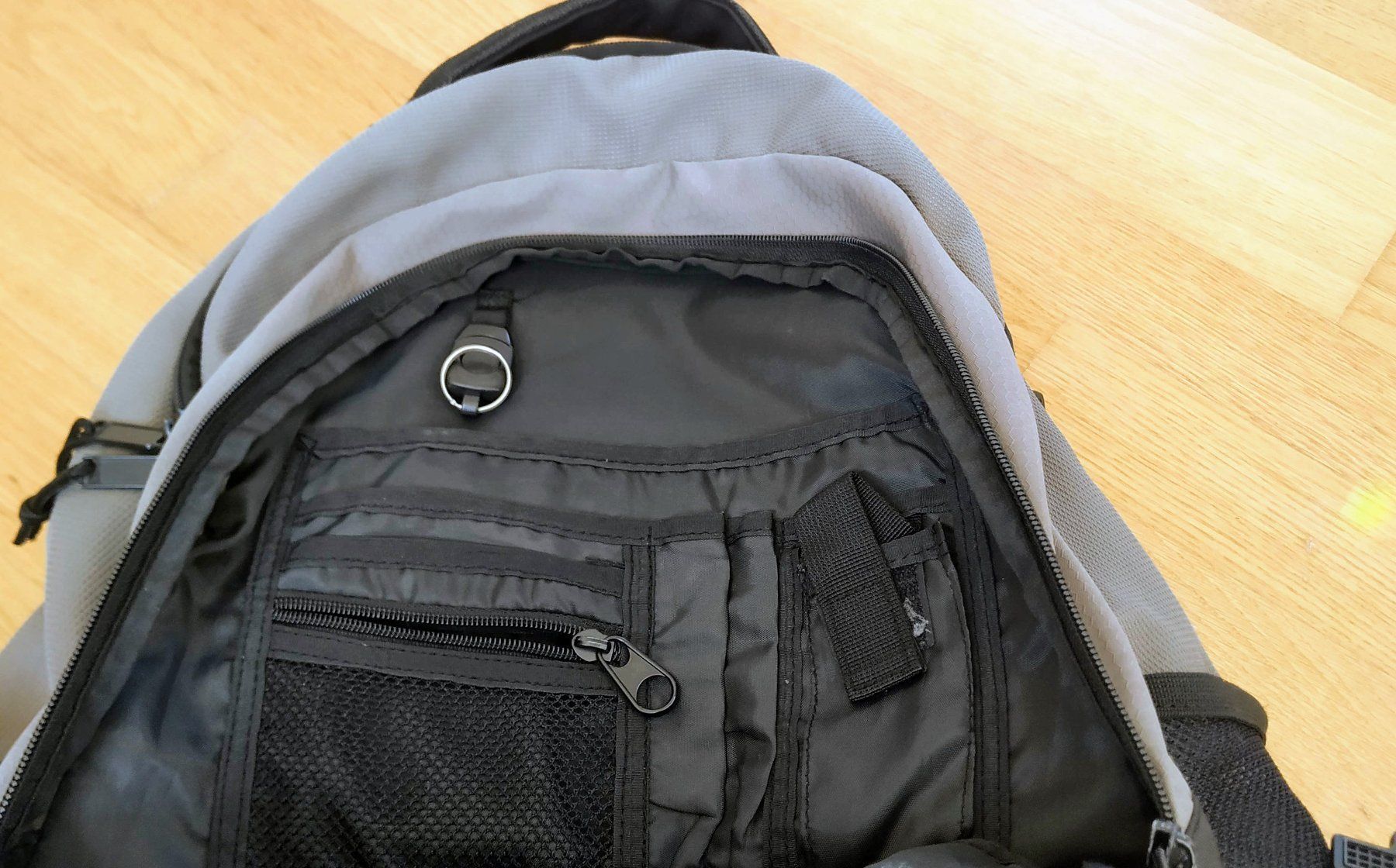 Zaini: Grand sac à dos très pratique – Usato da Carouge GE venduto da for_8yym 1