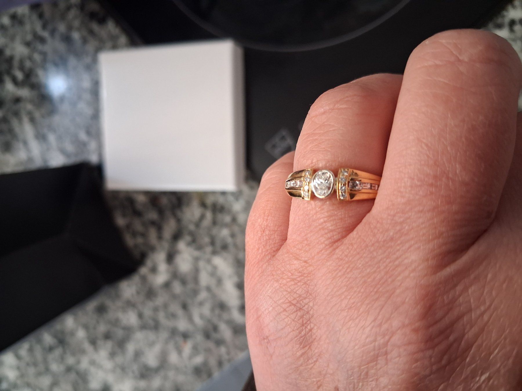 Ringe: Zeitloser Ring mit ovalem grossem Diamant 18K – Gebraucht aus Biel/Bienne von gabiname 1