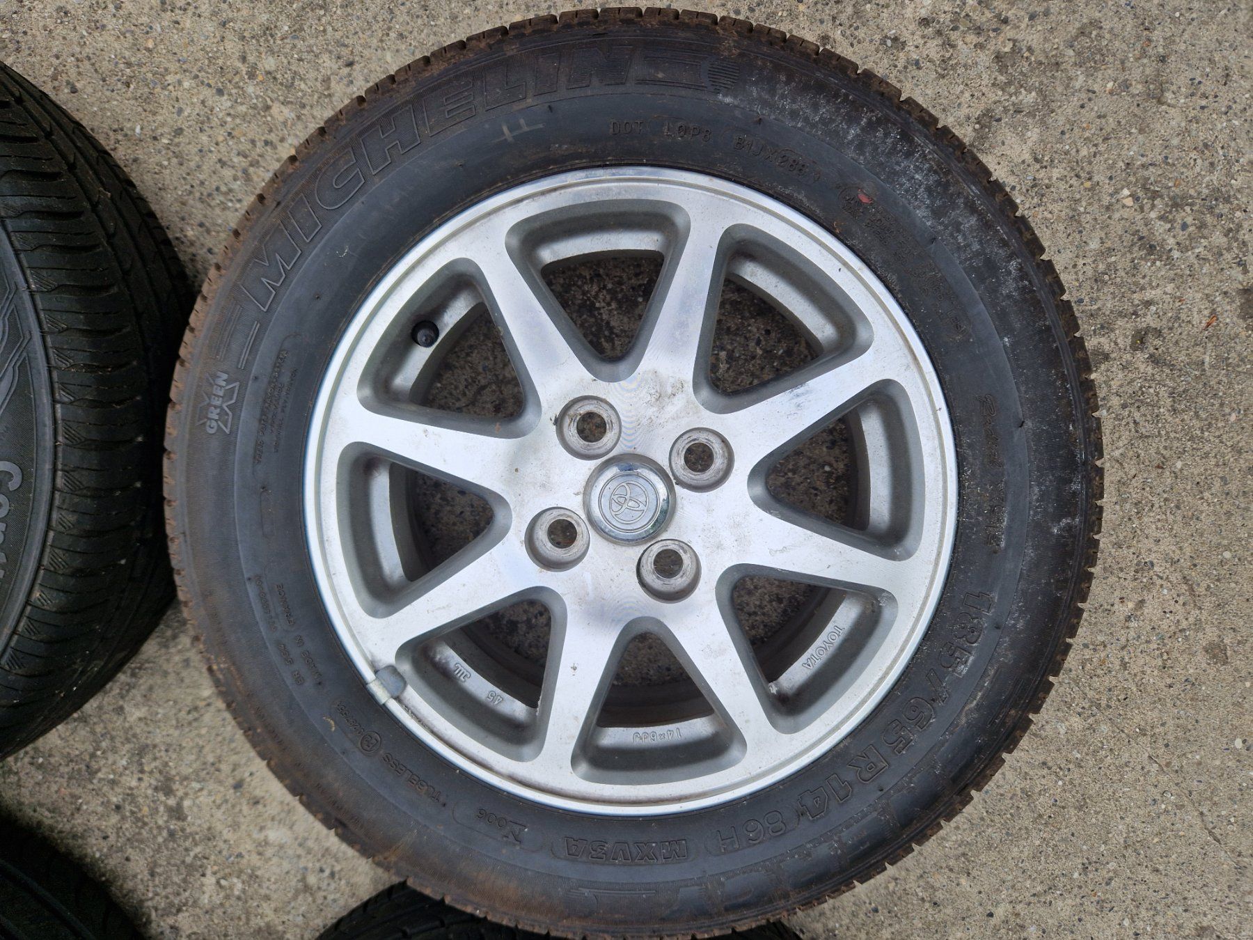Toyota Pneumatici & Ruote complete: Aluradsatz Toyota Corolla AE111 – Usato da Kerzers venduto da Ernst12345 3