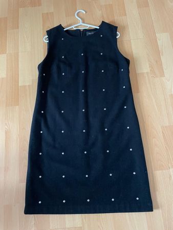 Robe noire Next Tailoring, laine et cristaux, taille 40.