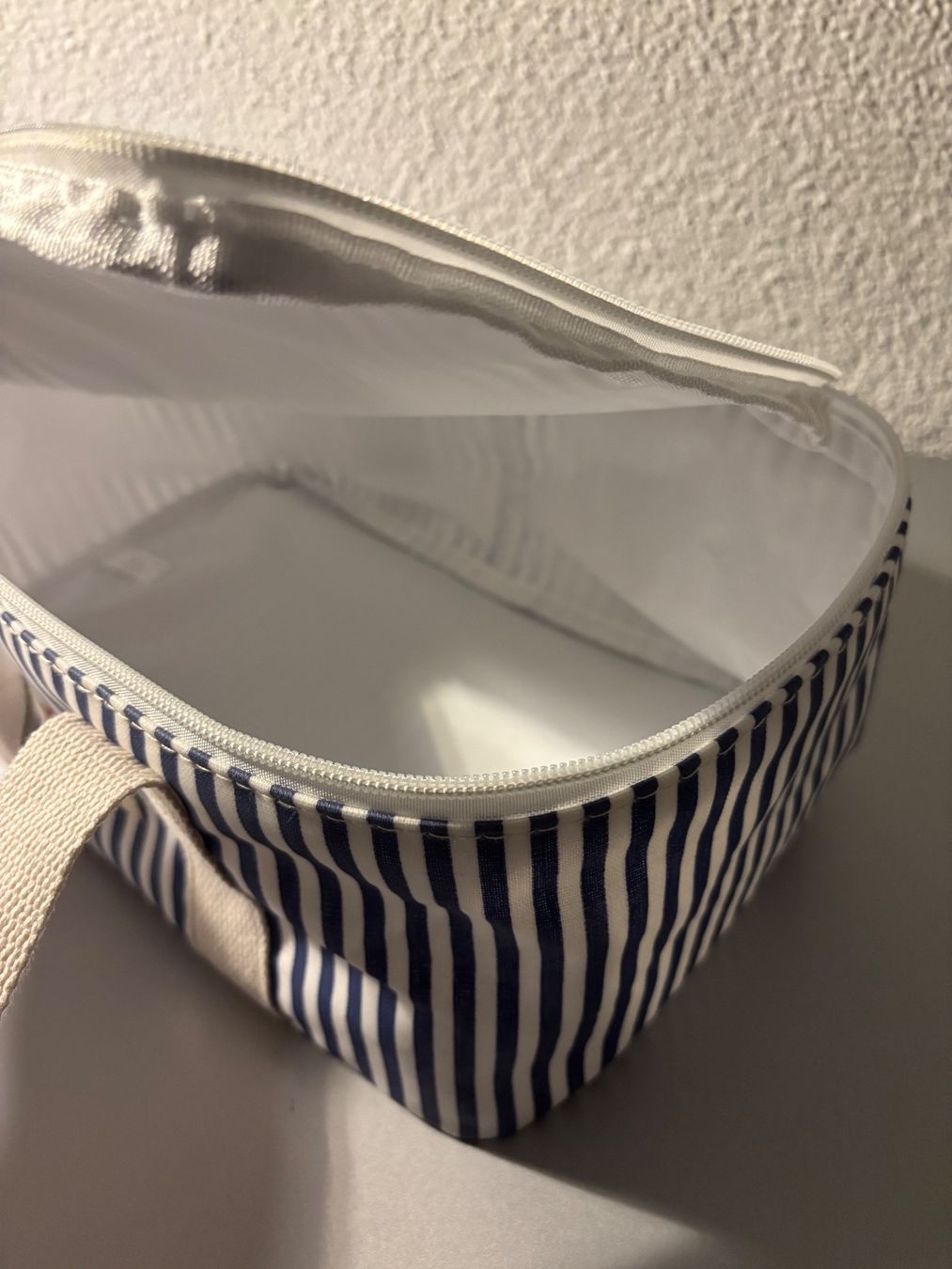 Kühlschränke & Kühlen: Kühltasche Avène Blue Neu – Neu und originalverpackt aus Unterägeri von flu_zp5d 4
