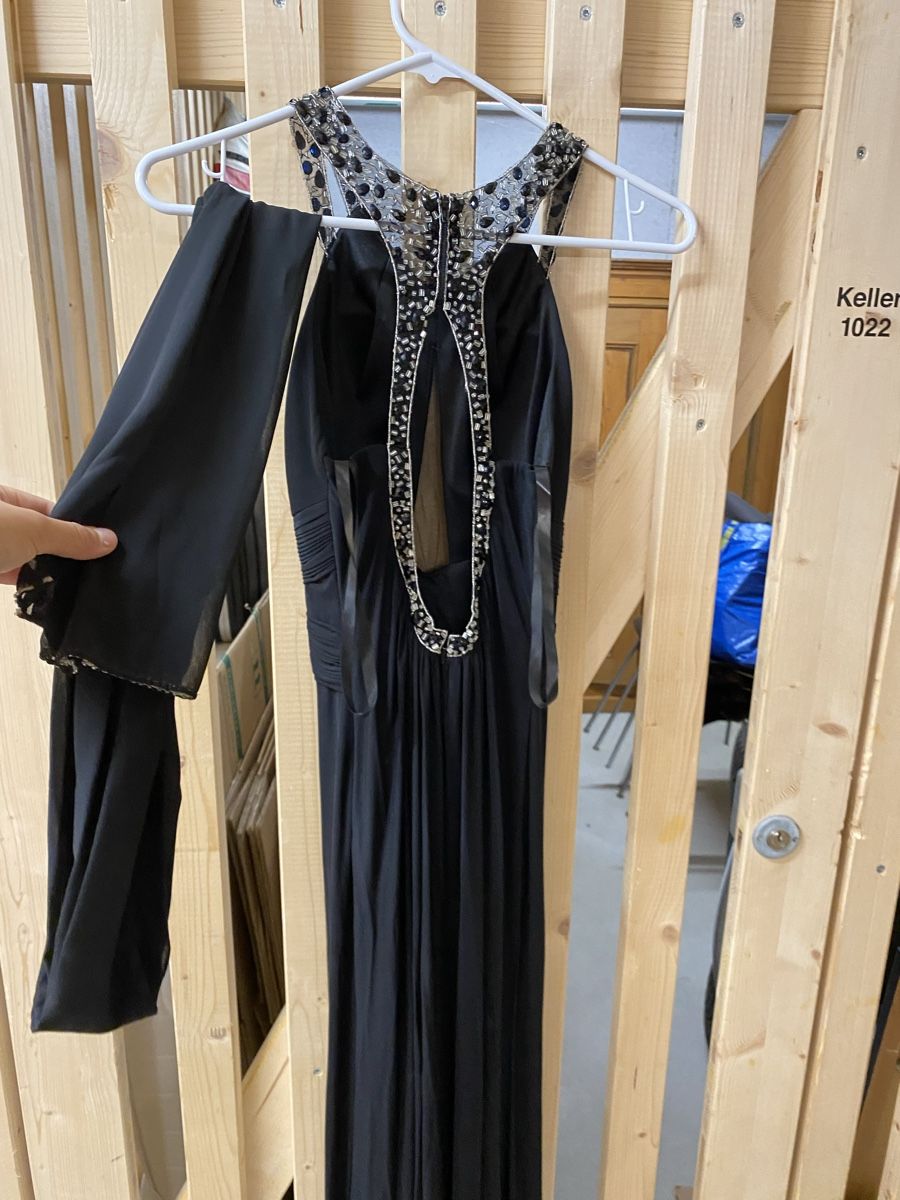 Vestiti: Black formal dress with sequence details – Nuovo (secondo la descrizione) da Belp venduto da jan_6yvx 5