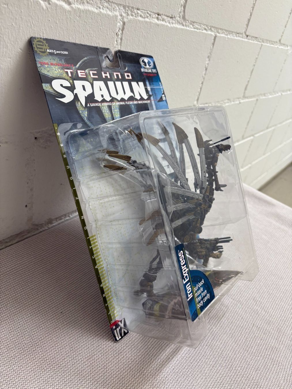 Statuette: NEUE Techno Spawn Iron Express Figur, McFarlane Toys 1999 – Usato da Ottenbach venduto da TimelessEmotions. 3