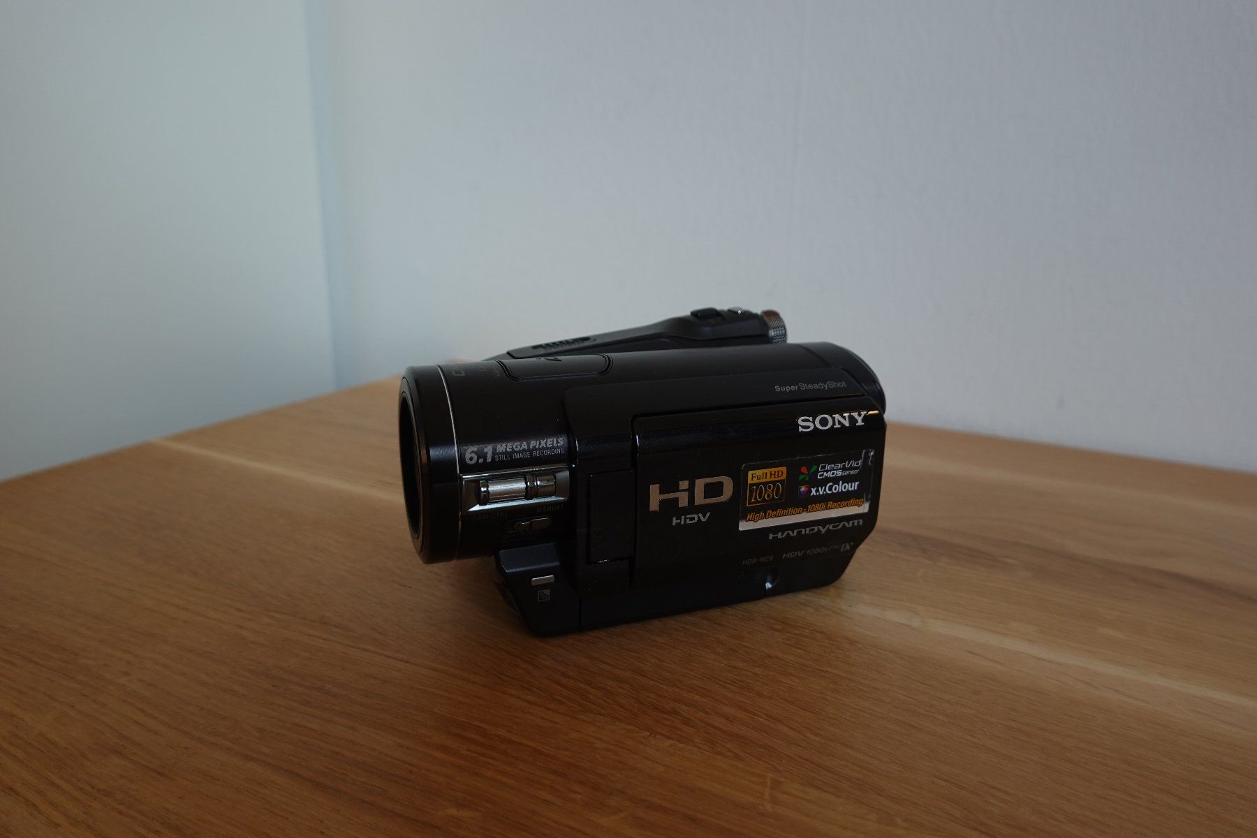 Sony Videocamere: Sony Handycam HDR-HC9 - Schwarz – Usato da Fribourg venduto da mar_9vlt 2
