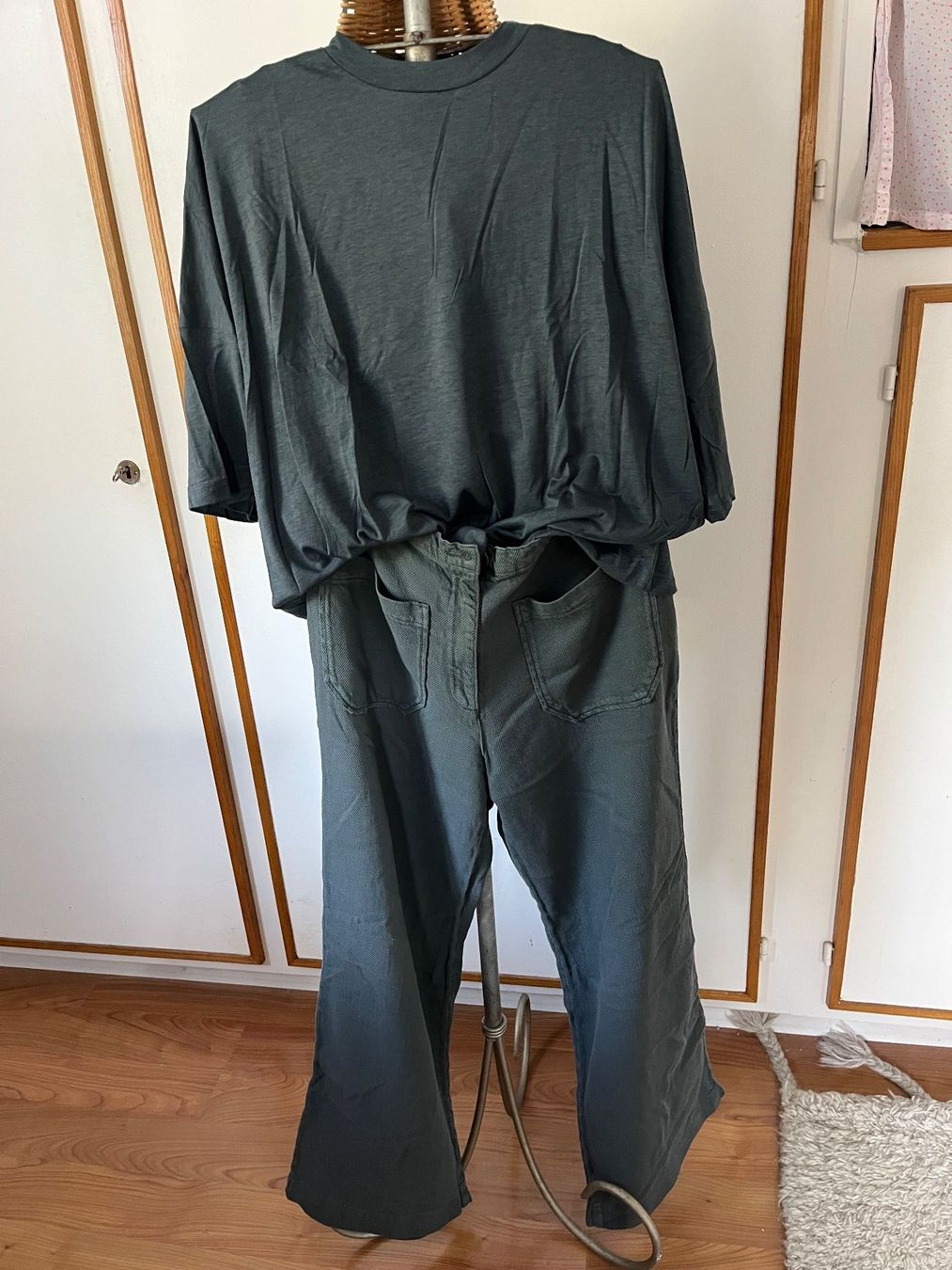 Sessun Pantaloni: Sessun Hose "Hendricks" Gr. L, grün – Usato da Utzenstorf venduto da Ismaele 1