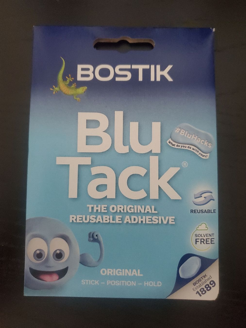 Sticker: BOSTIK Blu Tack - Der wiederverwendbare Kleber – Nuovo (secondo la descrizione) da Frauenfeld venduto da BeneFull