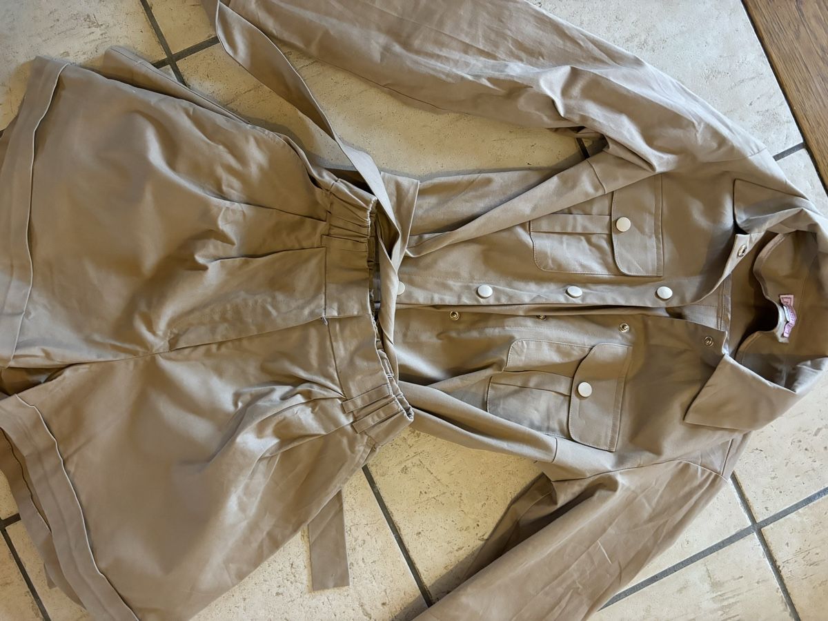 Lotti di vestiti: Set shorts et veste – Nuovo (secondo la descrizione) da St-Légier- La Chiésaz venduto da anh_9289 3